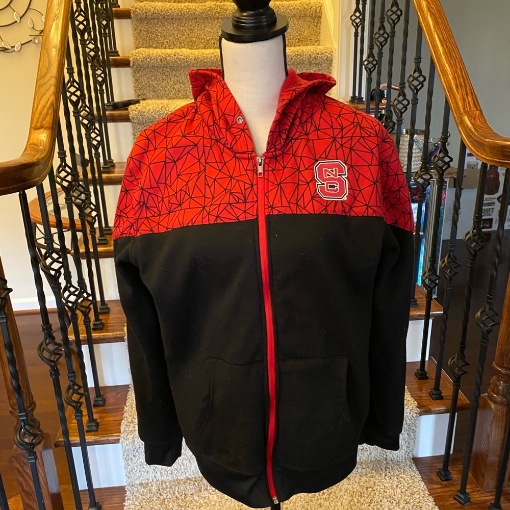 NC State Wolfpack men’s hoodie